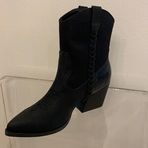 Dolce Vita  black western boots